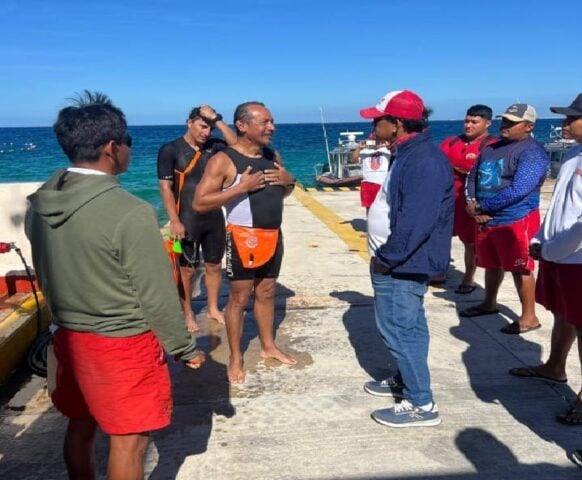 Cozumel Civil Protection works with Navy to save two swimmers pulled out to sea