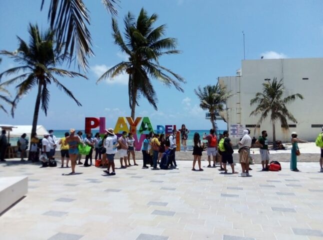 Mayor continues to receive resounding support in favor of Playa del Carmen name change