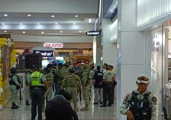 Thieves hit Cancun mall jewelry store for a second time
