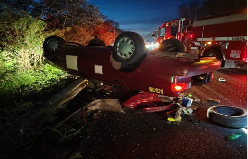 Driver killed in fatal highway rollover