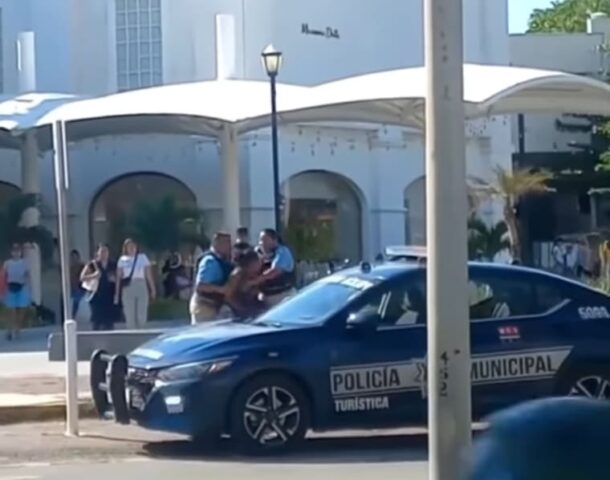 Tourist Police being investigated in Hotel Zone arrest