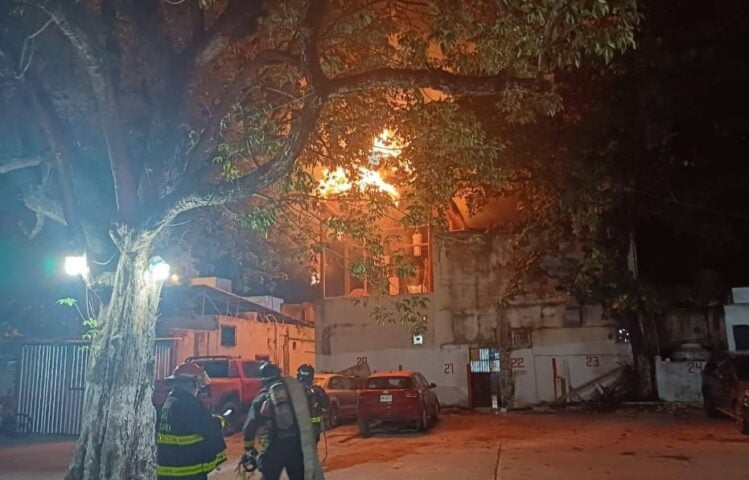 Patrolling officers stumble upon burning rooftop of Playa del Carmen restaurant