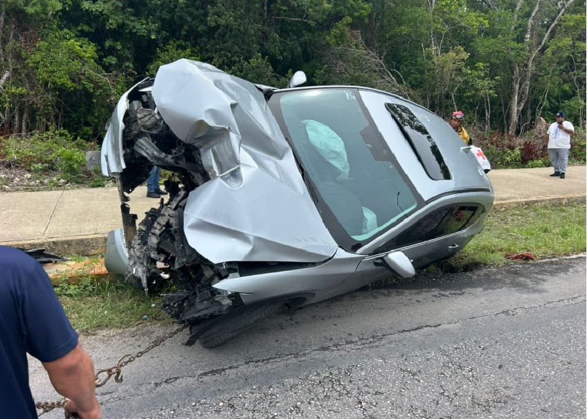 Four injured after swerving into PDC highway sign