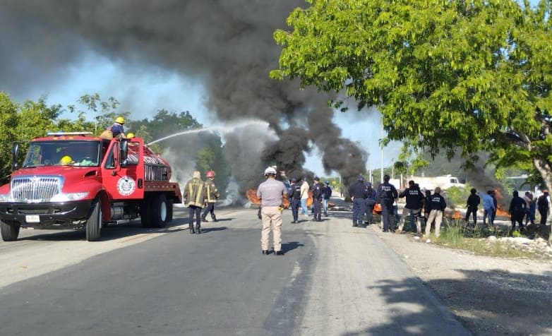 Squatters block highway after Tulum invasion zone left destroyed during aggressive eviction