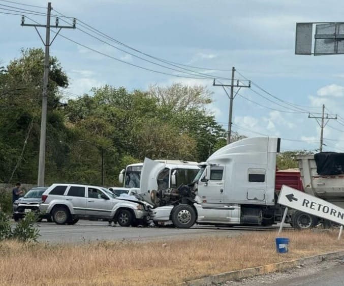 Mayor broaches Puerto Aventuras overpass topic for a second time