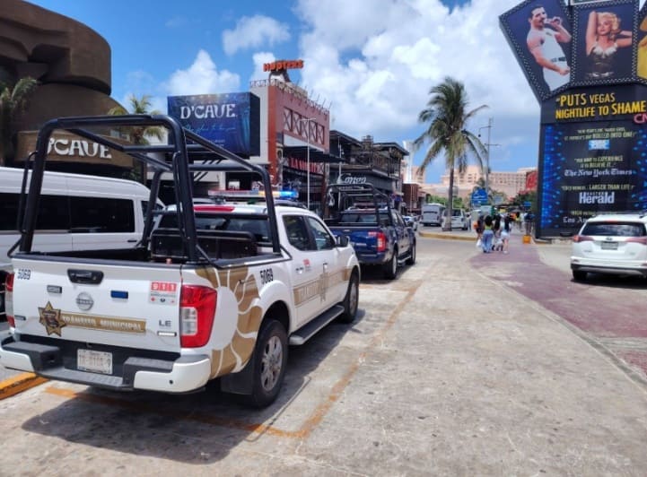 Second Cancun Transit officer arrested for extortion of Italian tourist