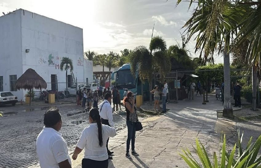 Group hoping to pressure new Mahahual port owners to provide basic services in irregular neighborhood