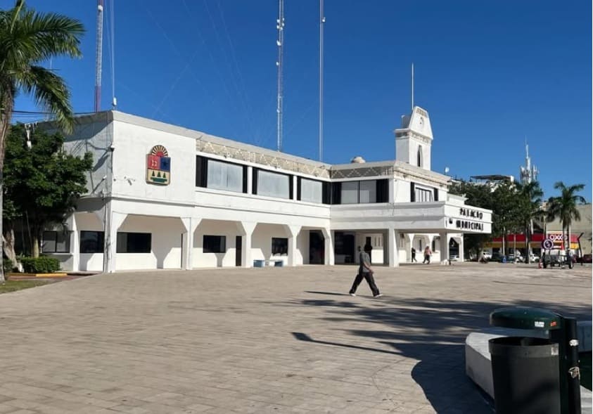 Former municipal officials charged with manipulating property titles for personal gain
