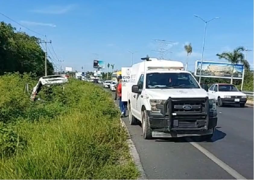 Early single vehicle accident on highway north of PDC kills one