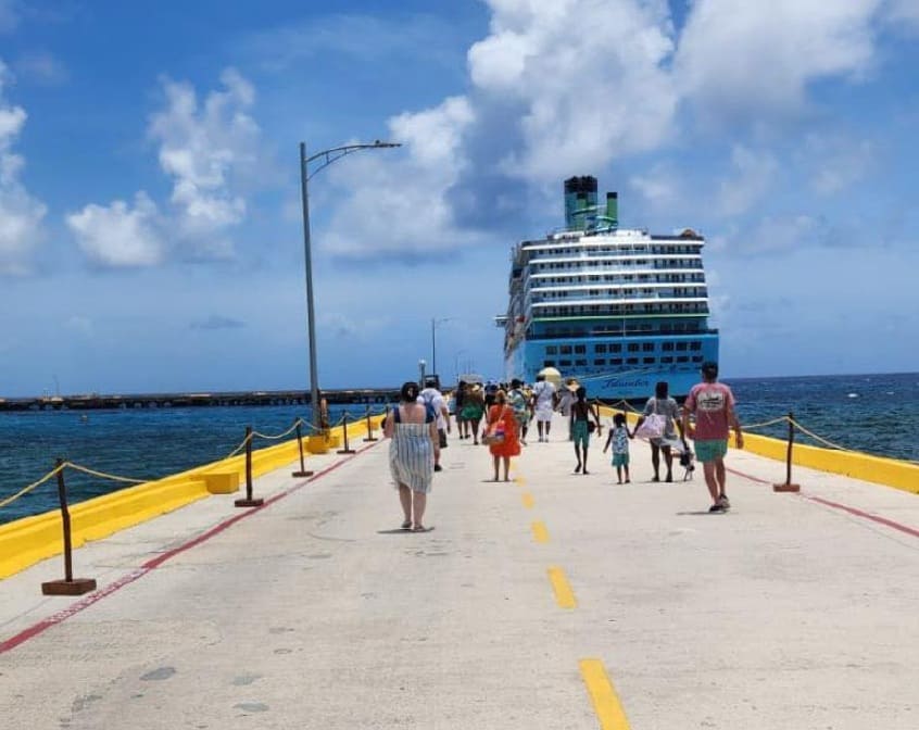 Royal Caribbean responds to ongoing criticism about lack of plan-sharing for Mahahual port