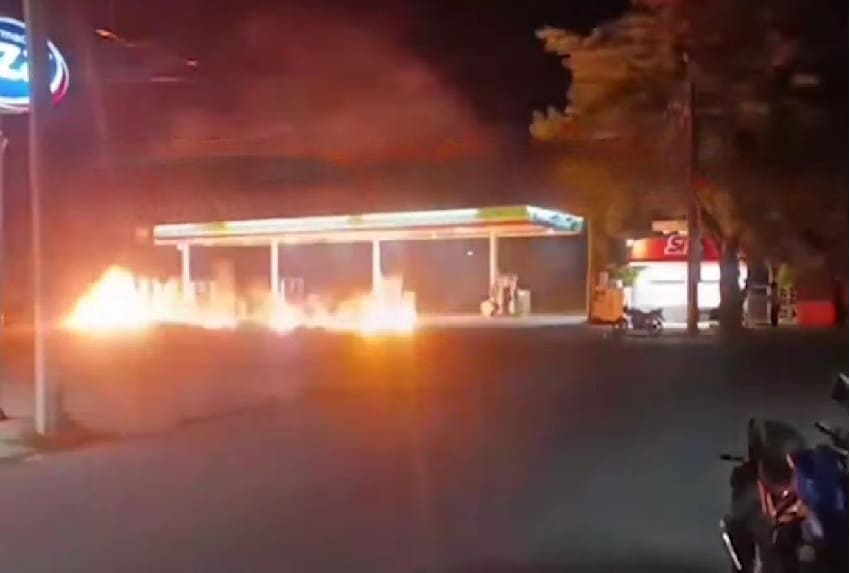 Residents fear explosion from burning power line near Cozumel gas station