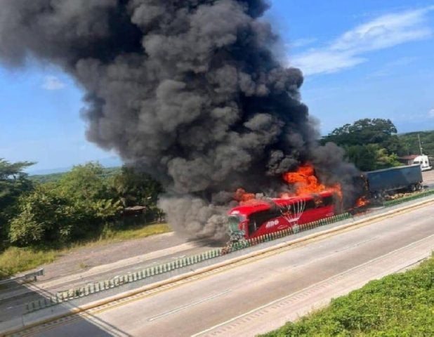 Two vehicles destroyed in fiery Veracruz highway crash