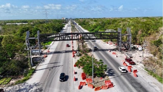 Playa del Carmen's new access arch nearing completion