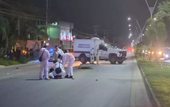 Pedestrian killed by passing motorcycle on José López Portillo Avenue