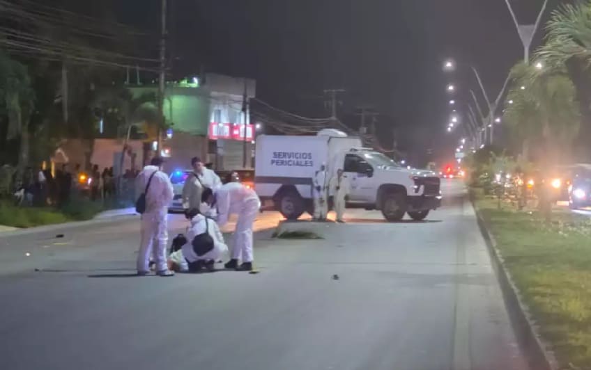 Pedestrian killed by passing motorcycle on José López Portillo Avenue