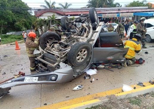 Cancun road accident kills 5 injures 6 in three vehicle collision