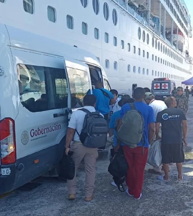 Ten found stranded rescued by passing cruise ship in Quintana Roo waters