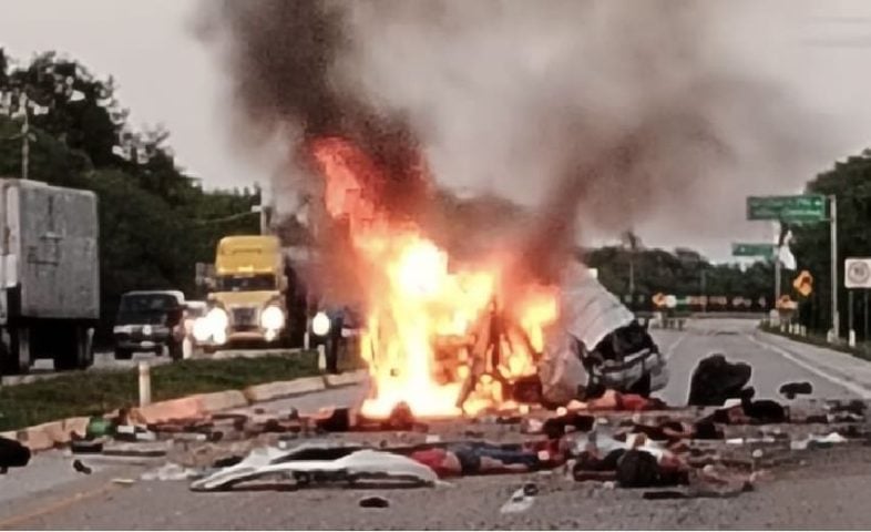 Over two dozen killed in fiery three vehicle highway crash outside Merida