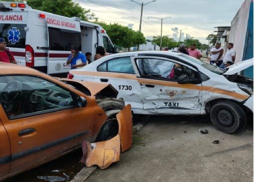 Chetumal taxi driver accused of cutting off car that left four injured