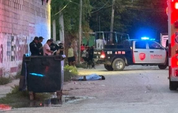 Late night attack leaves one lying dead on Tulum road