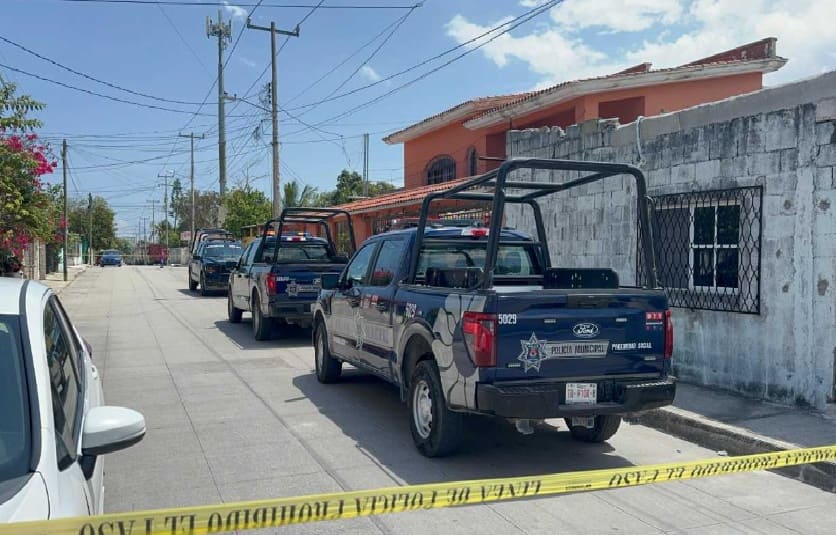Cancun police investigating family murder suicide 7 year old survives