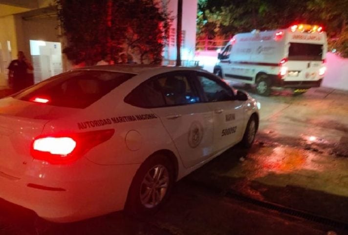 Two joyriding jet skiiers critical after coliding with ship in the Cancun Hotel Zone