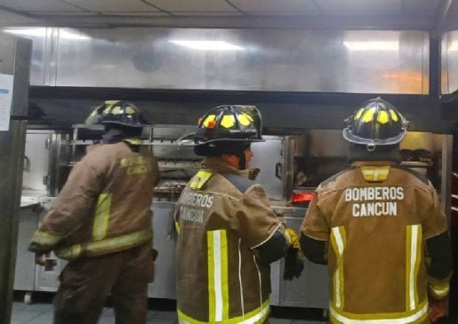 Cancun restaurant evacuated after extraction hood catches fire
