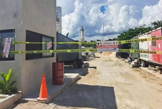 Municipal authorities close Tulum cement plant after black water inspection