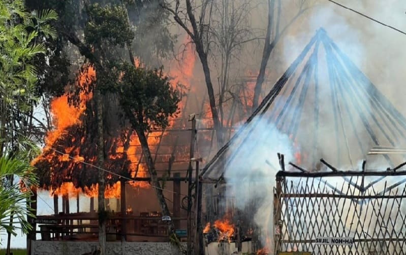 Three buildings lost in afternoon resort blaze when town fire truck failed to start