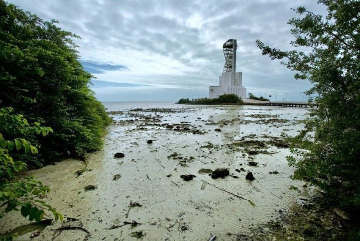 North winds associated with passing of cold front 13 empties Chetumal Bay