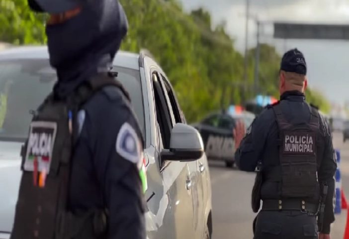 Suspects in murder of Cancun police officer captured on Playa del Carmen highway