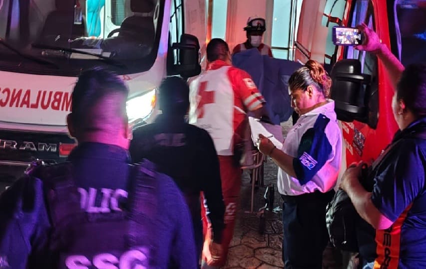 Motorists report disorientated man seen wandering along Cancun road