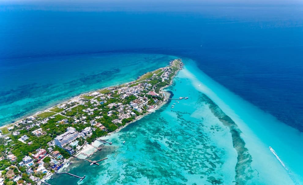 Groups meets to discuss rescue of the Chacmochuch Lagoon of Isla Mujeres