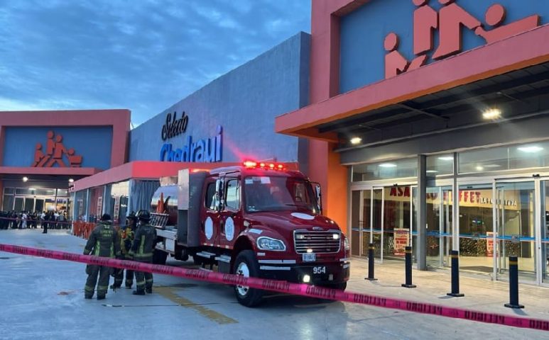No injuries: Firemen deal with small fire in central Cancun grocery store
