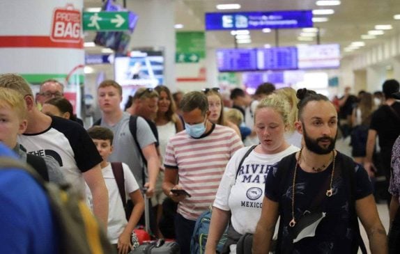 Flights into Cancun International affected by Airbus software update