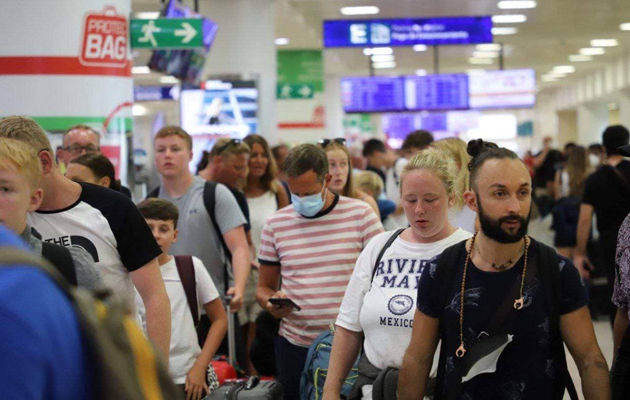 Flights into Cancun International affected by Airbus software update