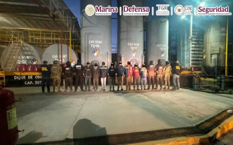 Authorities arrest 8 and seize 250,000 liters of stolen Pemex fuel