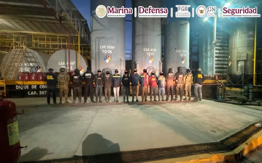 Authorities arrest 8 and seize 250,000 liters of stolen Pemex fuel