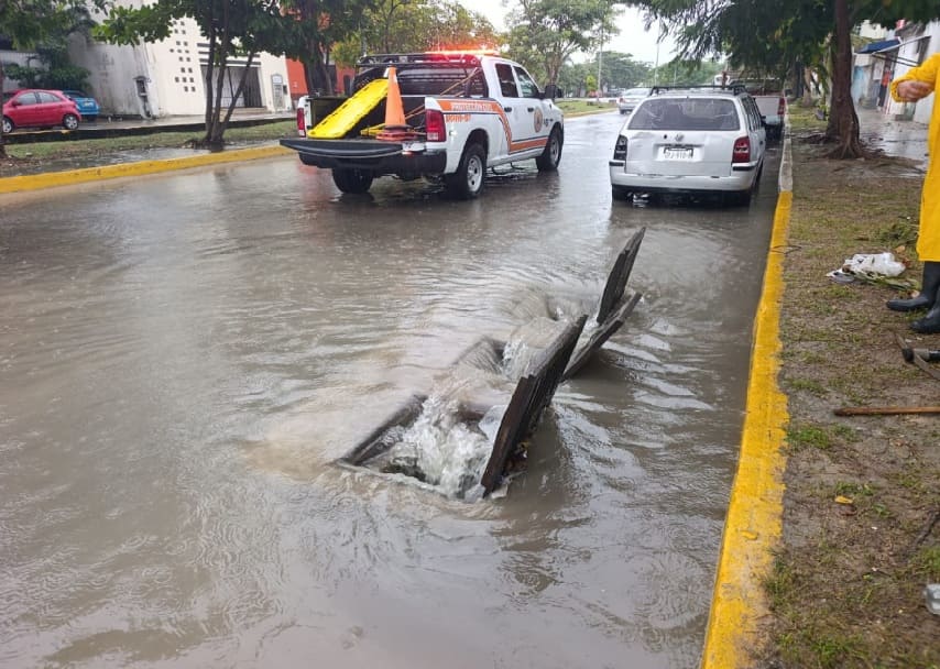 Three hours of thunderstorms leaves Cancun and Riviera Maya waterlogged
