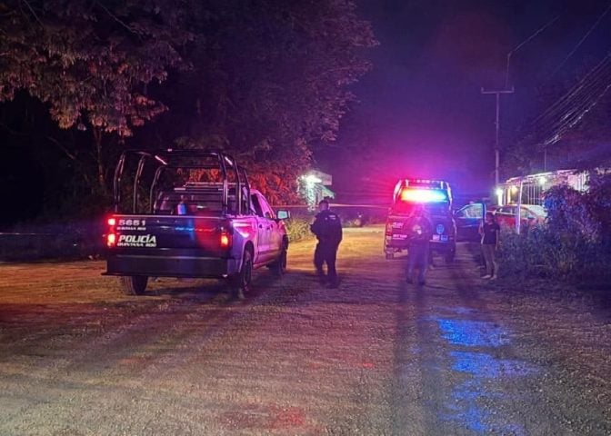 Authorities continue search for lone gunman in fatal Mahahual bar shooting