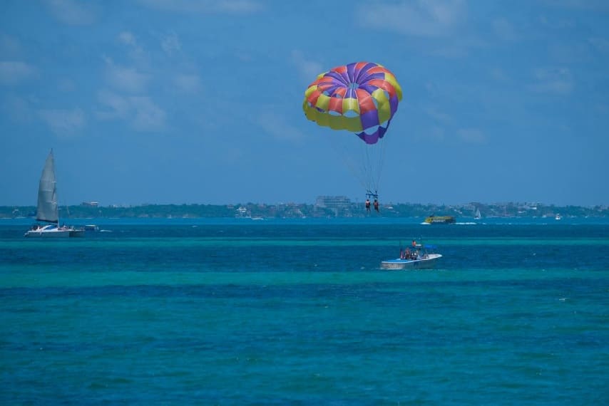 Port Captains close water activities for second day due to strong winds around Cancun and Riviera Maya