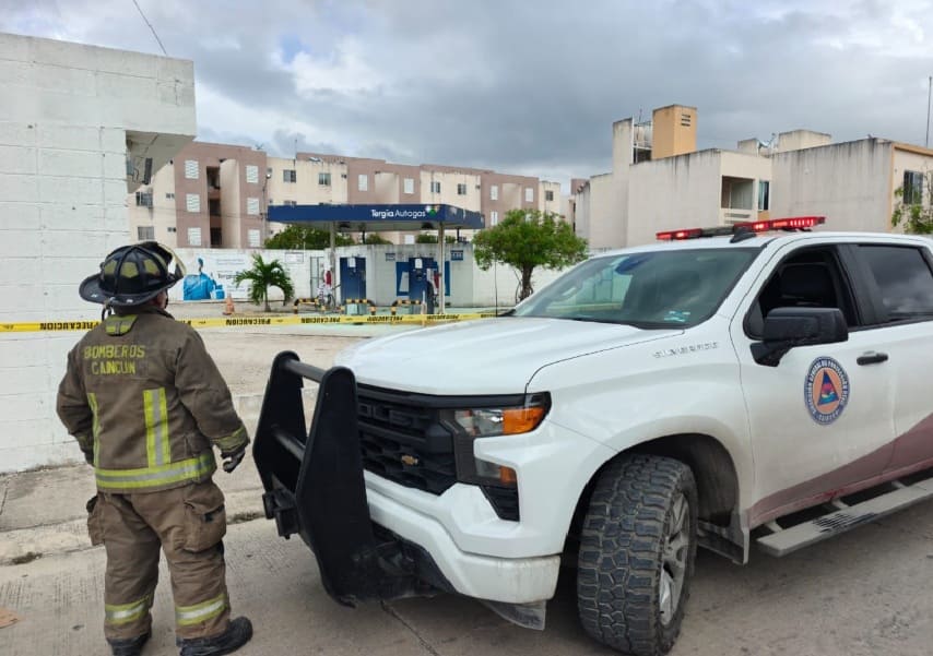 Pressure blows hole in cylinder causing LP gas leak at refill station