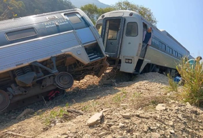 Authorities confirm 13 dead 98 injured in Oxaca train derailment