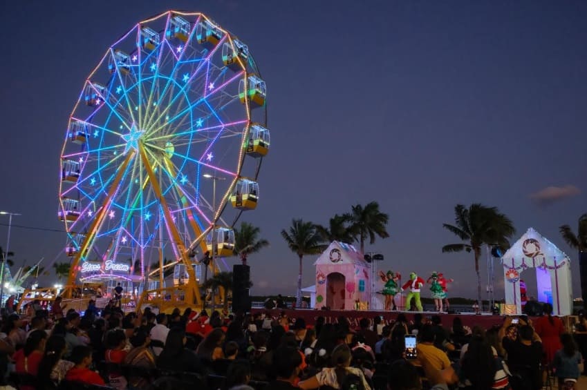 Cancun kicks off the holidays with the opening of a seaside Christmas village