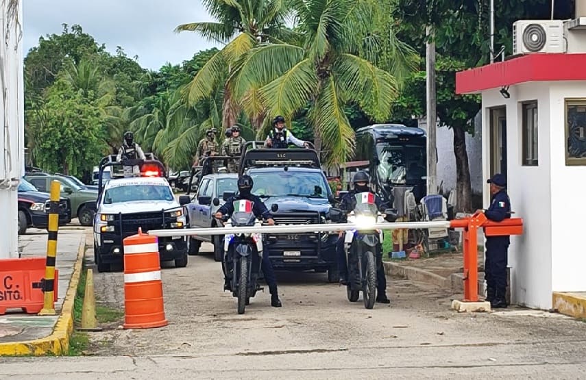 Convoy escorts arrested from Othón P. Blanco highway operation
