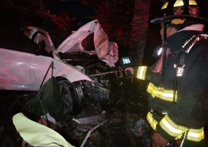 Car of teens transferred to hospital from Puerto Aventuras wreck