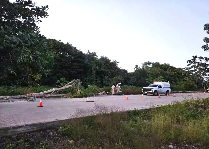 Large residential area of Cancun starts New Year without power after driver mows down pole