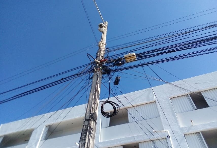 CFE begins replacement of aged power poles in central PDC