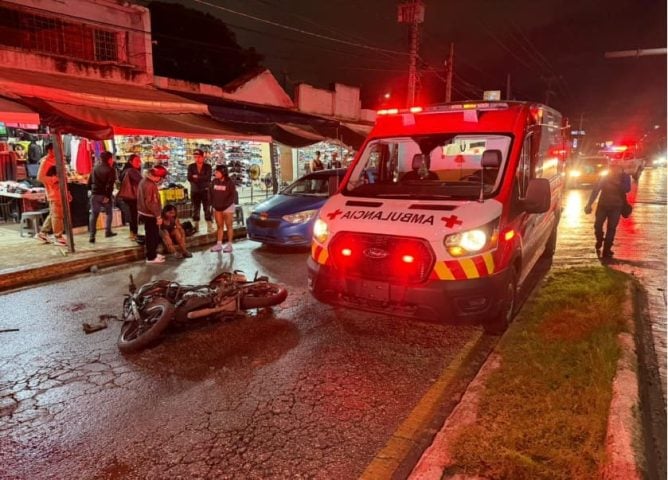 Cancun pedestrian killed by speeding motorcycle on busy city avenue