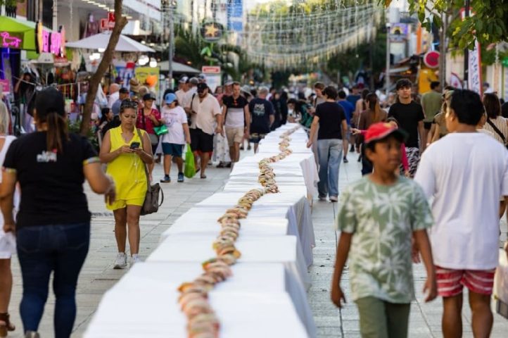 Cancun, Riviera Maya celebrates Three Kings Day with free rosca and toys